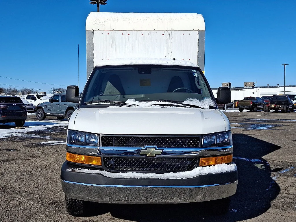 Used 2023 Summit White Chevrolet Work Van image 4