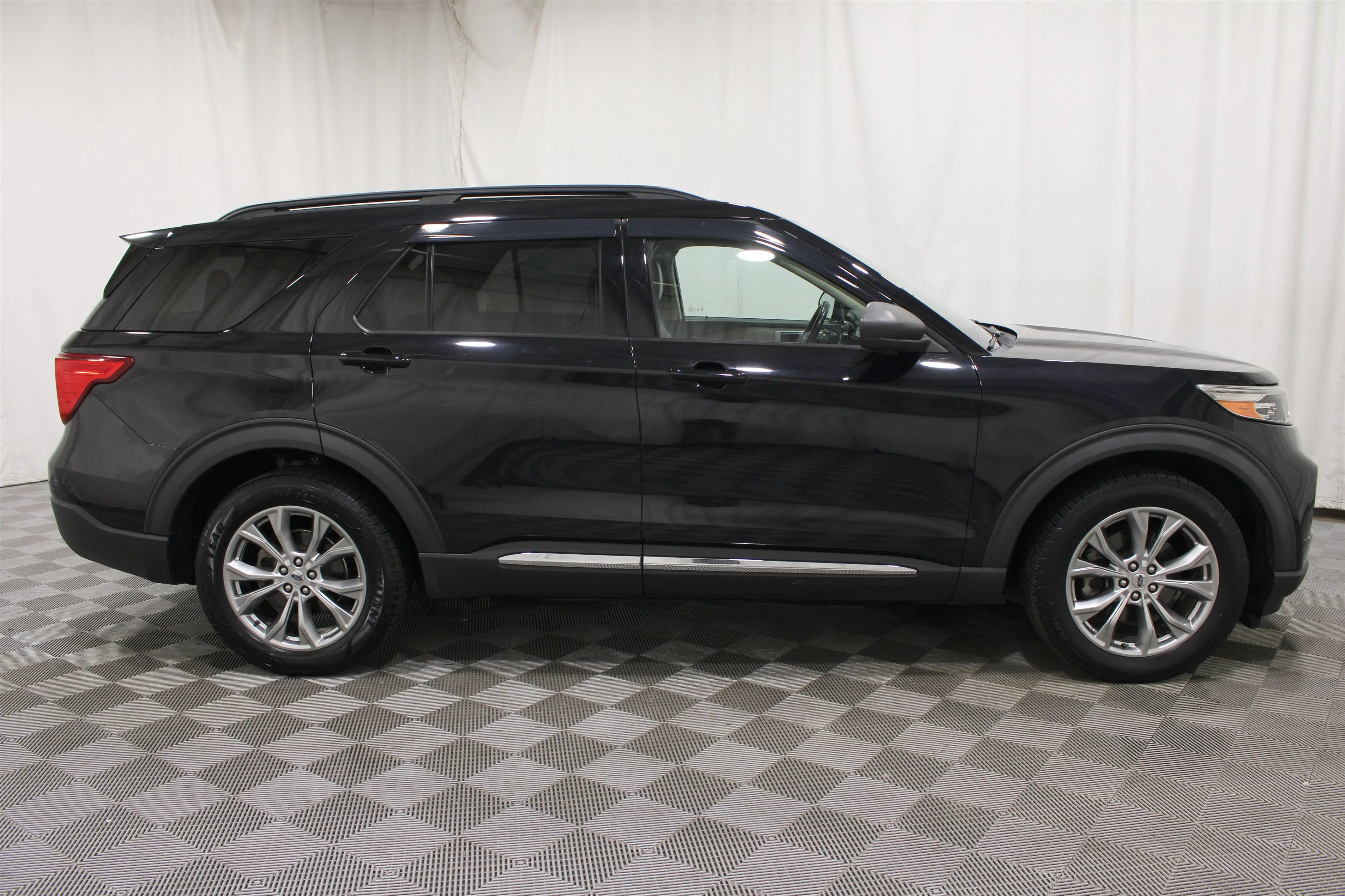 2020 Ford Explorer XLT - Photo 30