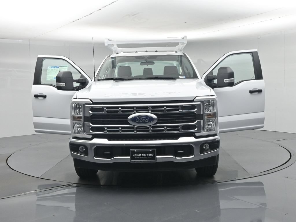 2026 Ford F-350 Super Duty Chassis Cab XL - Photo 33