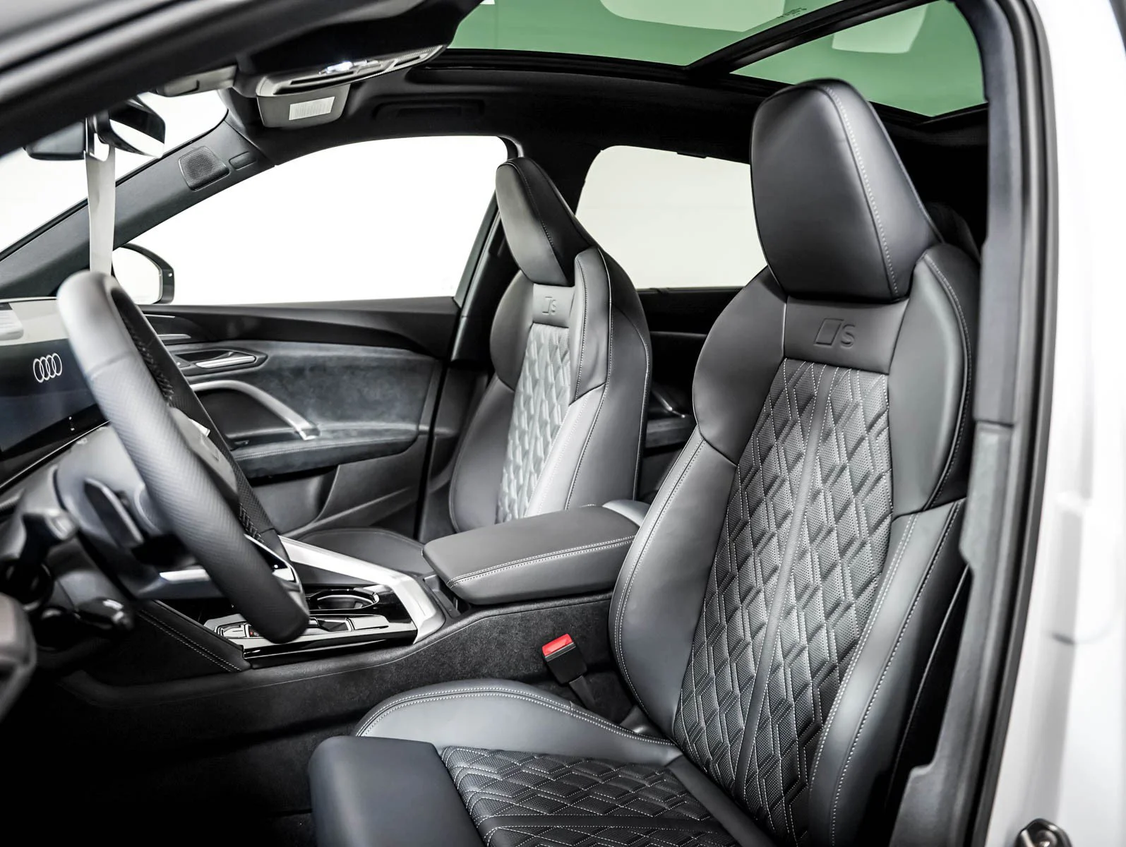 2026 Audi SQ5 Prestige - Photo 8