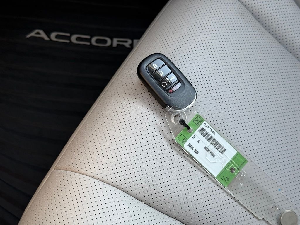 Used 2024  Honda Touring image 36