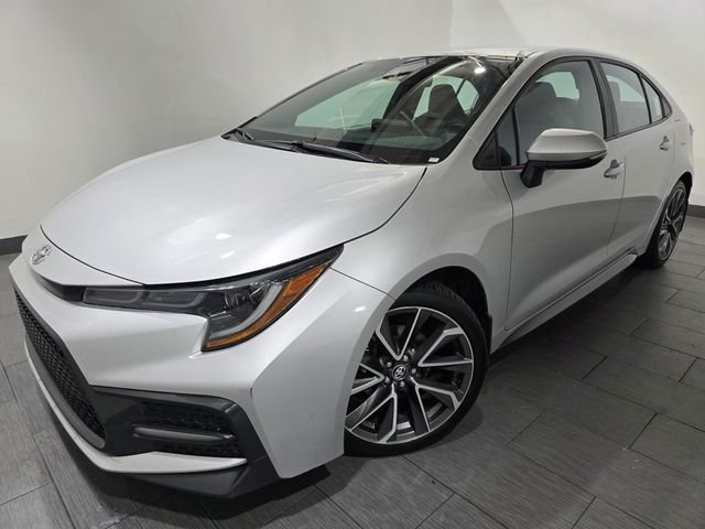 Certified Used 2022 Silver Toyota SE image 3