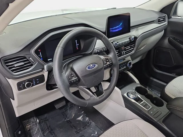 Used 2023 White Ford Active image 13