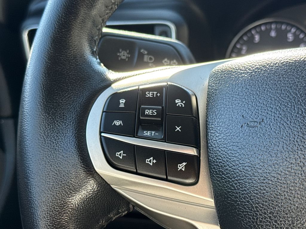 Used 2023 Black Ford XLT image 28