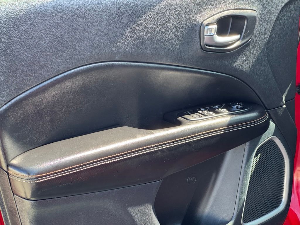 Used 2020 Red Line Jeep Latitude image 8