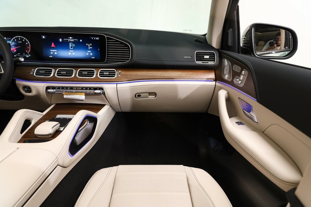 New 2026 MANUFAKTUR Ireland Mid Green Metallic Mercedes-Benz GLE 450 image 59