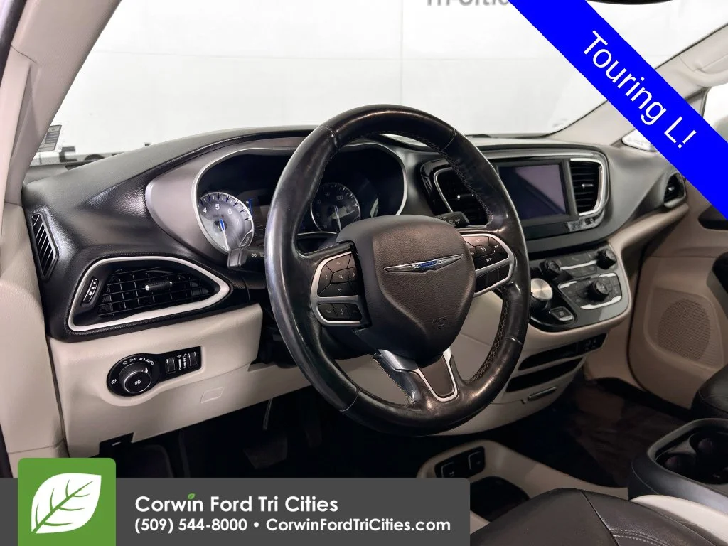 Used 2020 Bright White Clearcoat Chrysler Touring L image 3