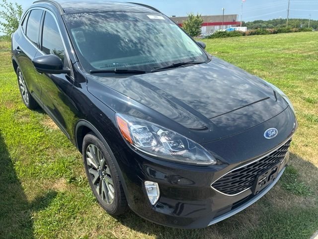 2022 Ford Escape Hybrid Titanium