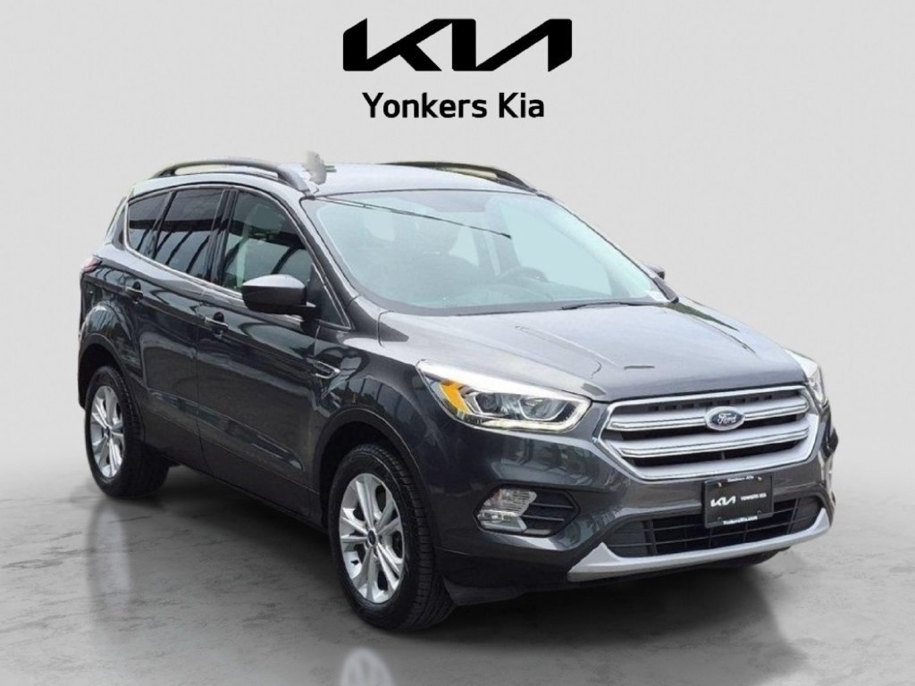 Used 2018 Gray Ford SEL image 3