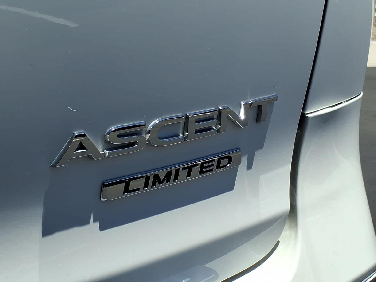 Used 2020 Crystal White Pearl Subaru Limited image 20