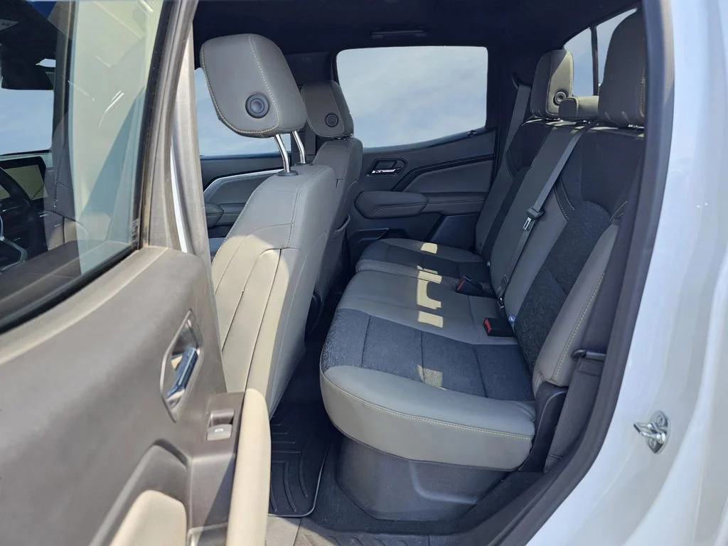 Used 2024 Summit White Chevrolet ZR2 image 31