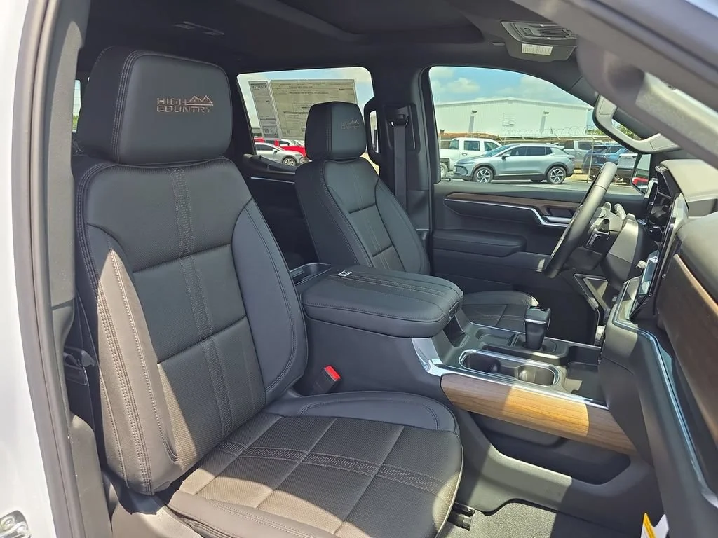 New 2026 Polar White Tricoat Chevrolet High Country image 34