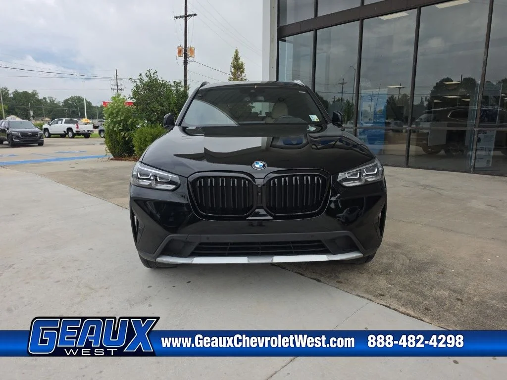 Used 2024 Black BMW sDrive30i image 2