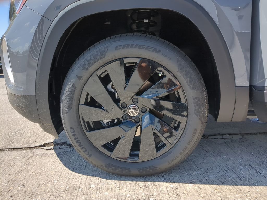 New 2026 Gray Volkswagen 2.0T SE w/Technology image 33