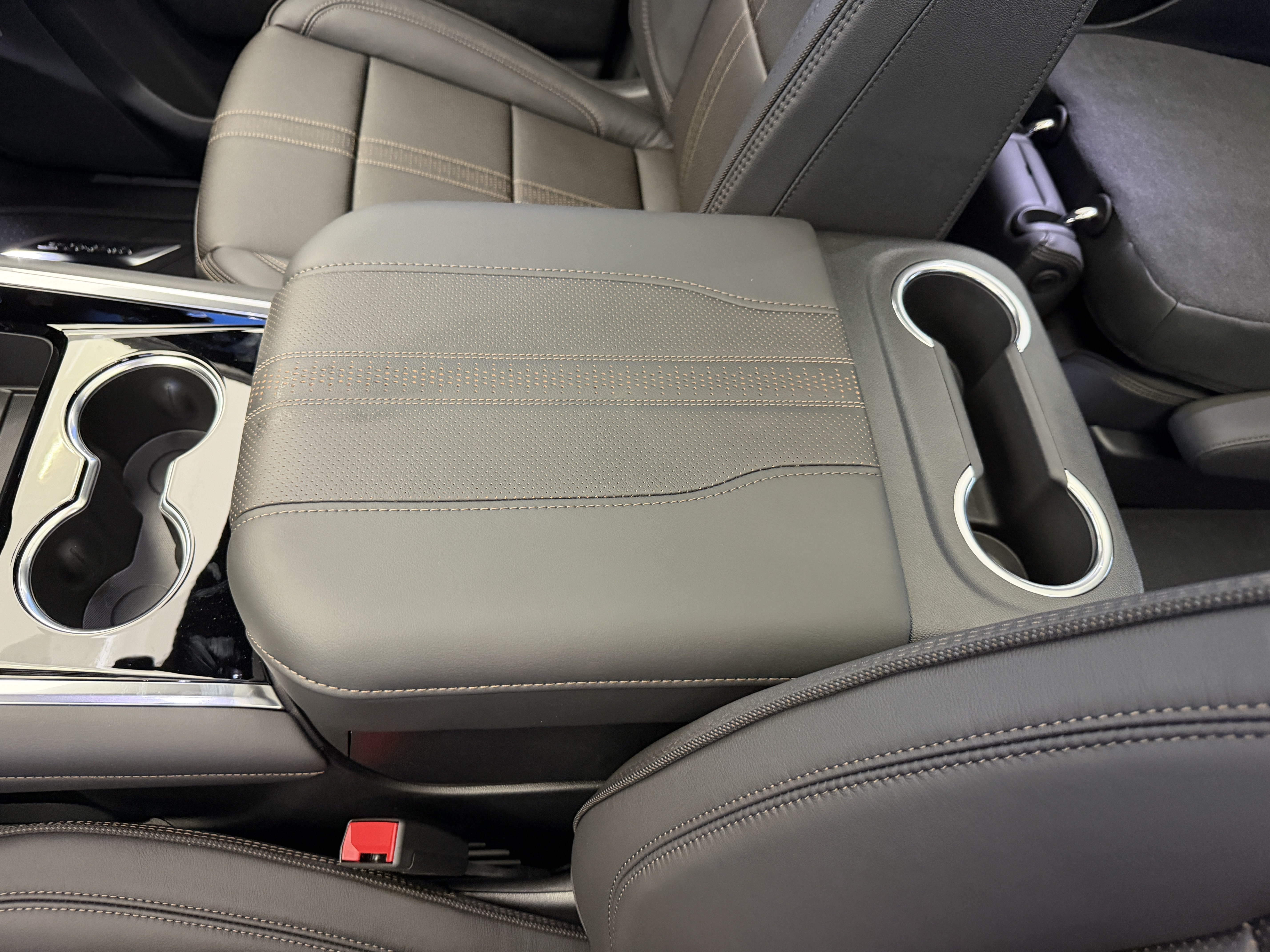 2026 Chevrolet Suburban High Country - Photo 27