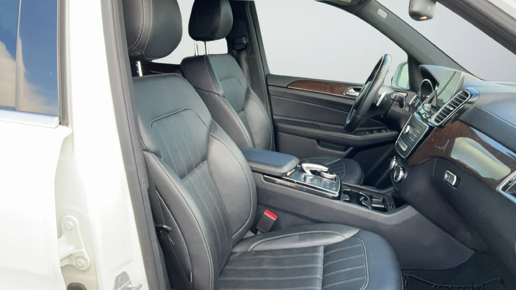 Used 2017  Mercedes-Benz GLS 450 image 21