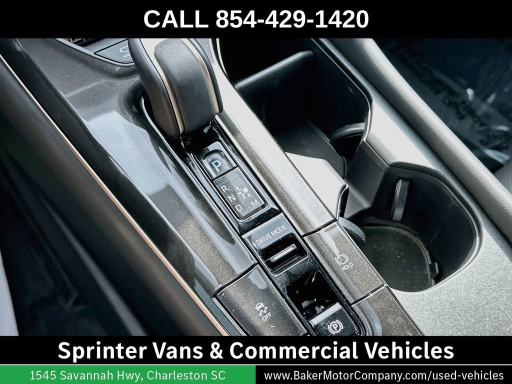 Used 2025  Toyota Platinum image 18