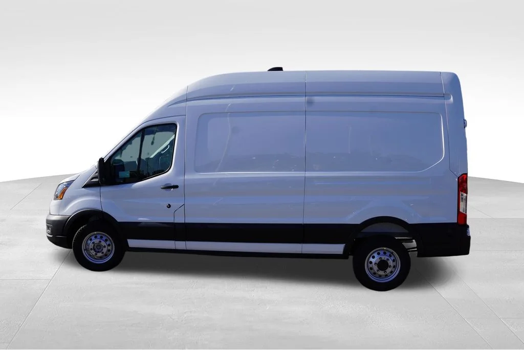 New 2027 White Ford Base image 6