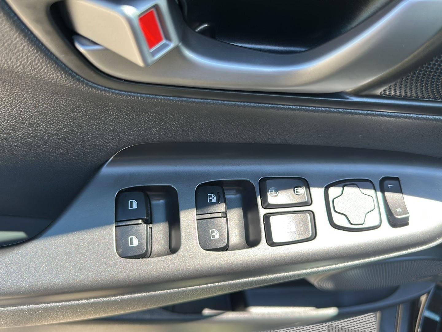 Used 2020 Ultra Black Hyundai Limited image 19