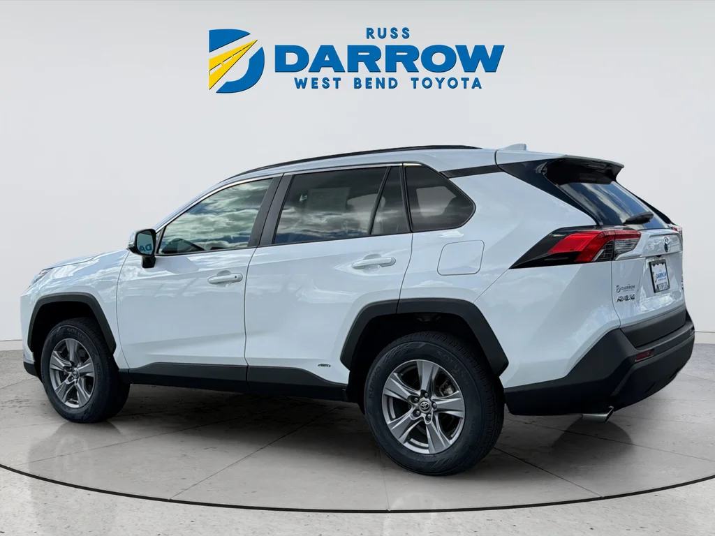 Used 2023 White Toyota XLE image 3