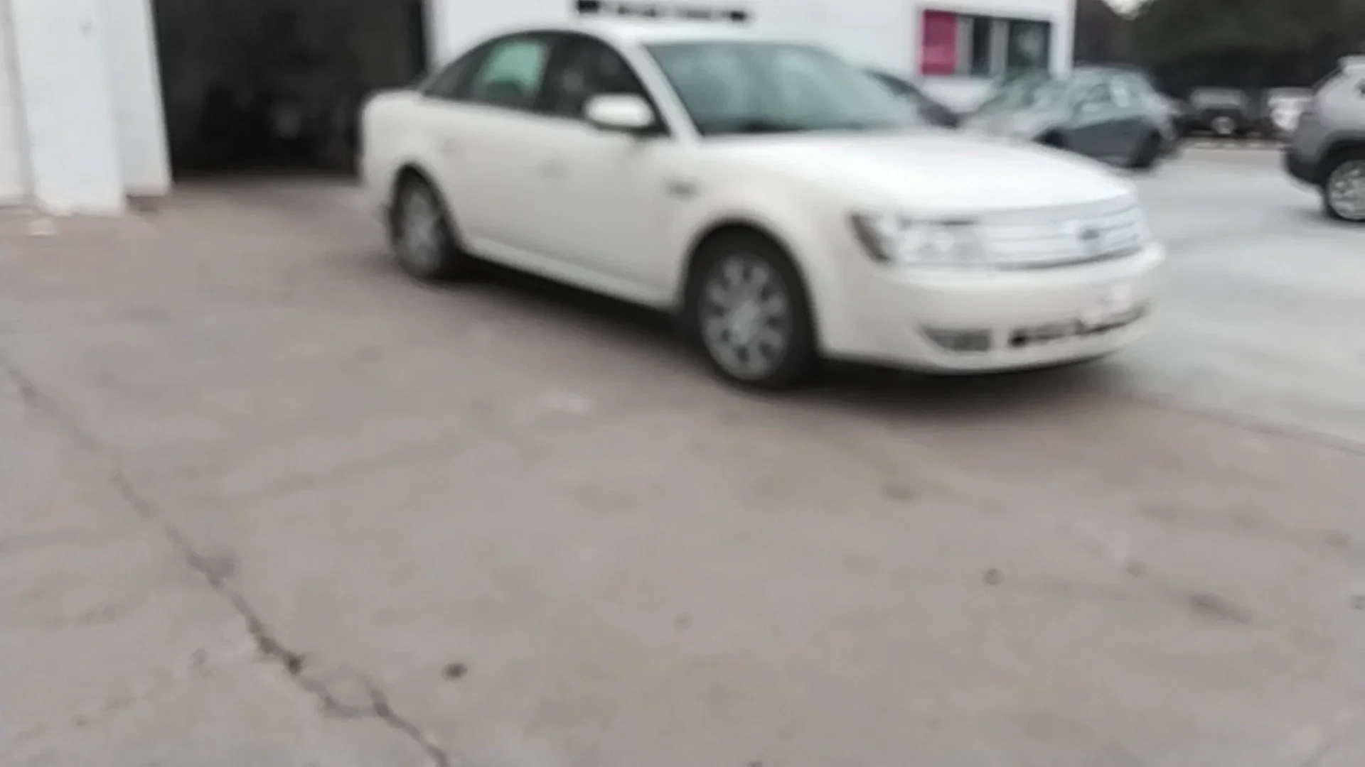 Used 2009 White Ford SEL image 7