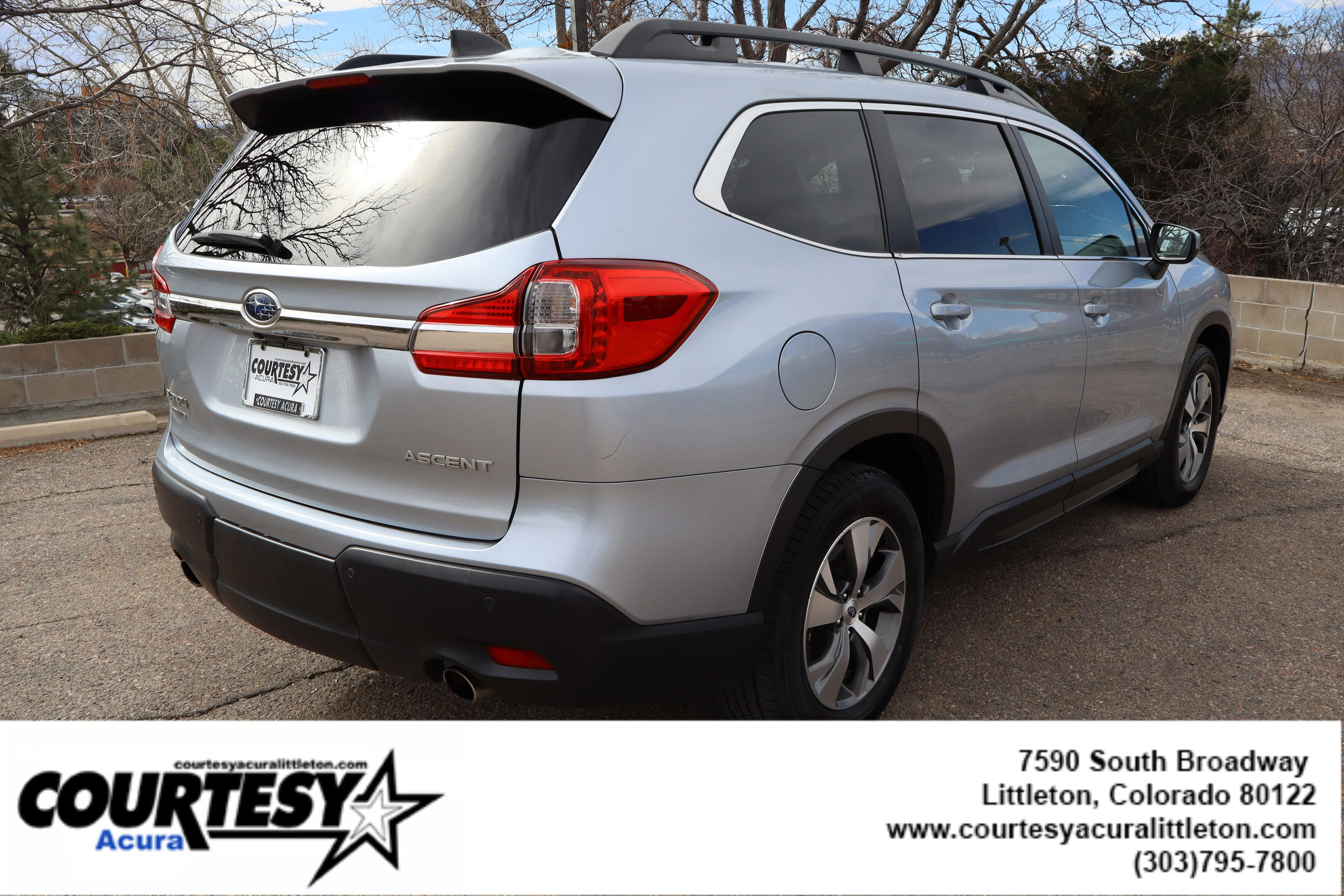 Used 2021 Ice Silver Metallic Subaru Premium image 6
