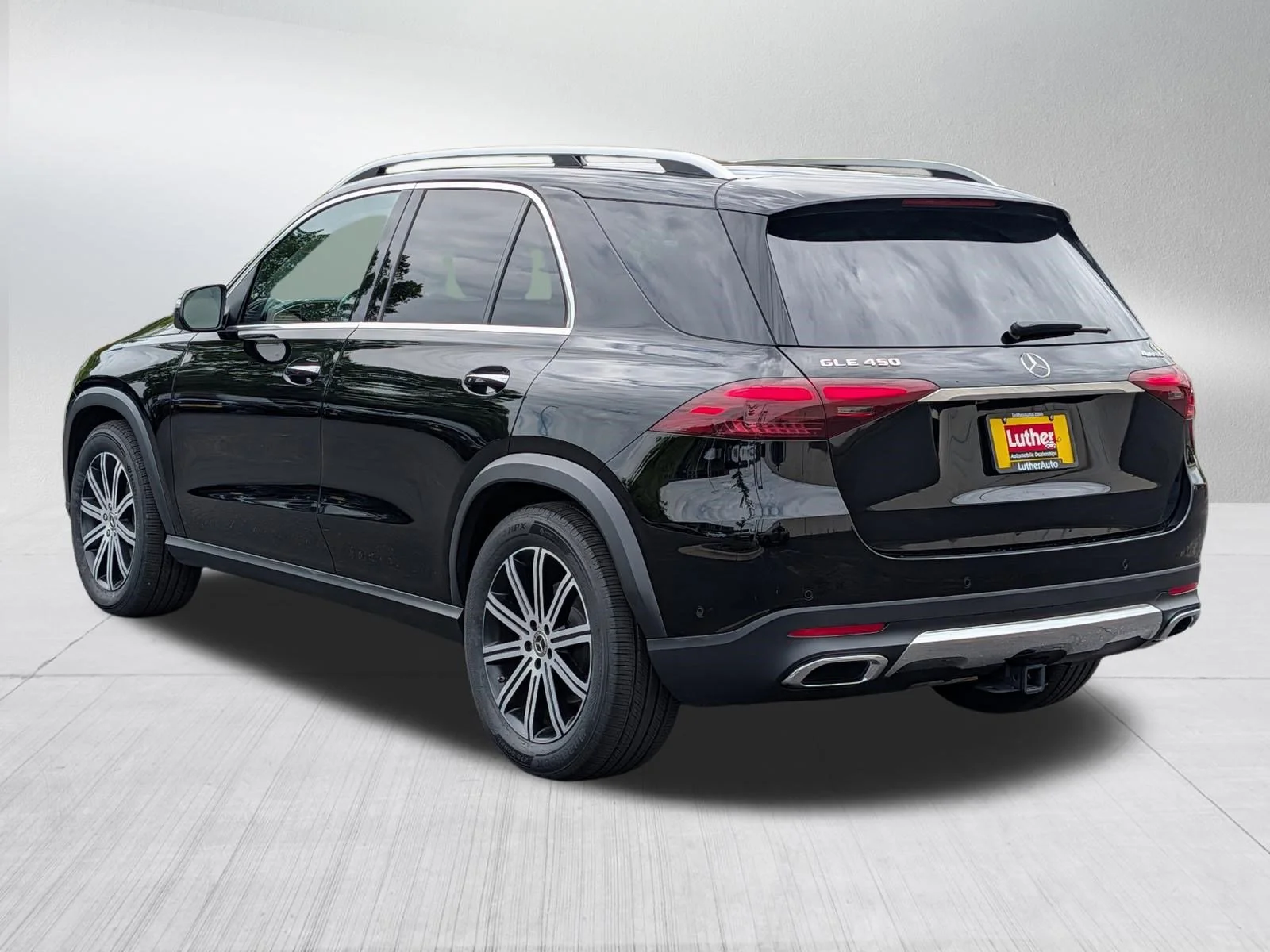 Used 2024 Black Mercedes-Benz GLE 450 image 5
