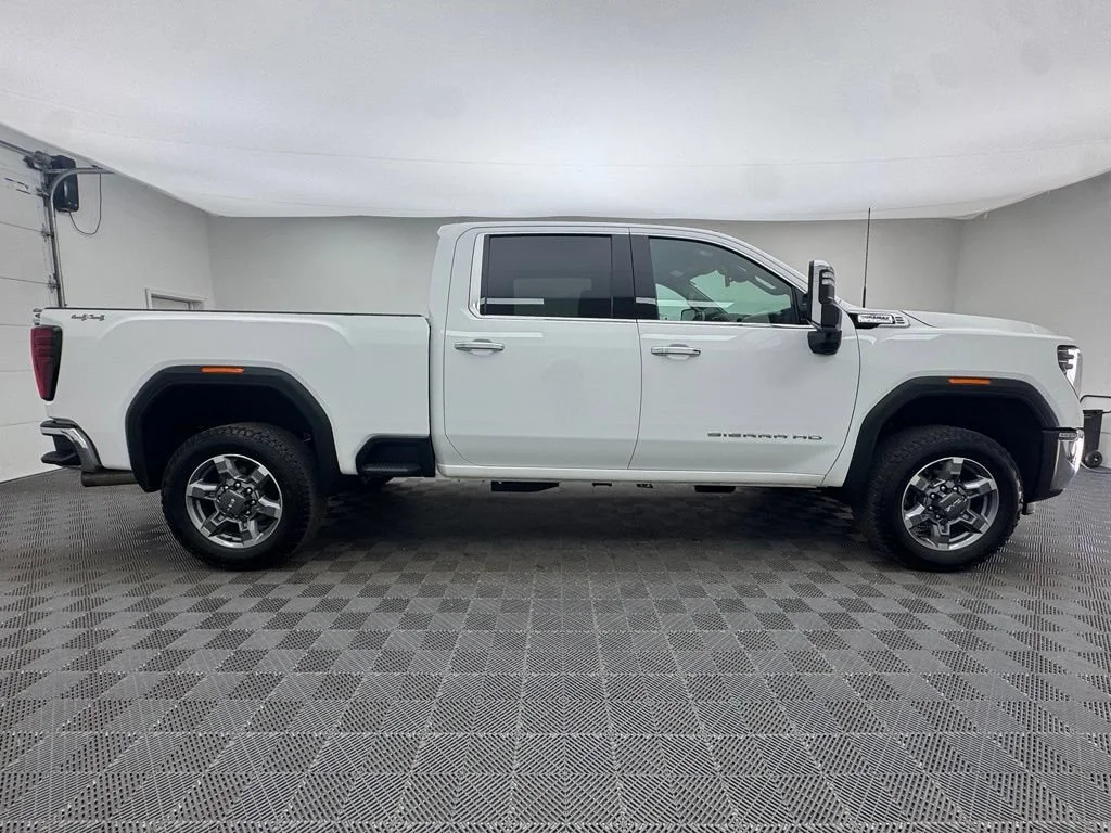 Used 2025 Summit White GMC SLT image 6
