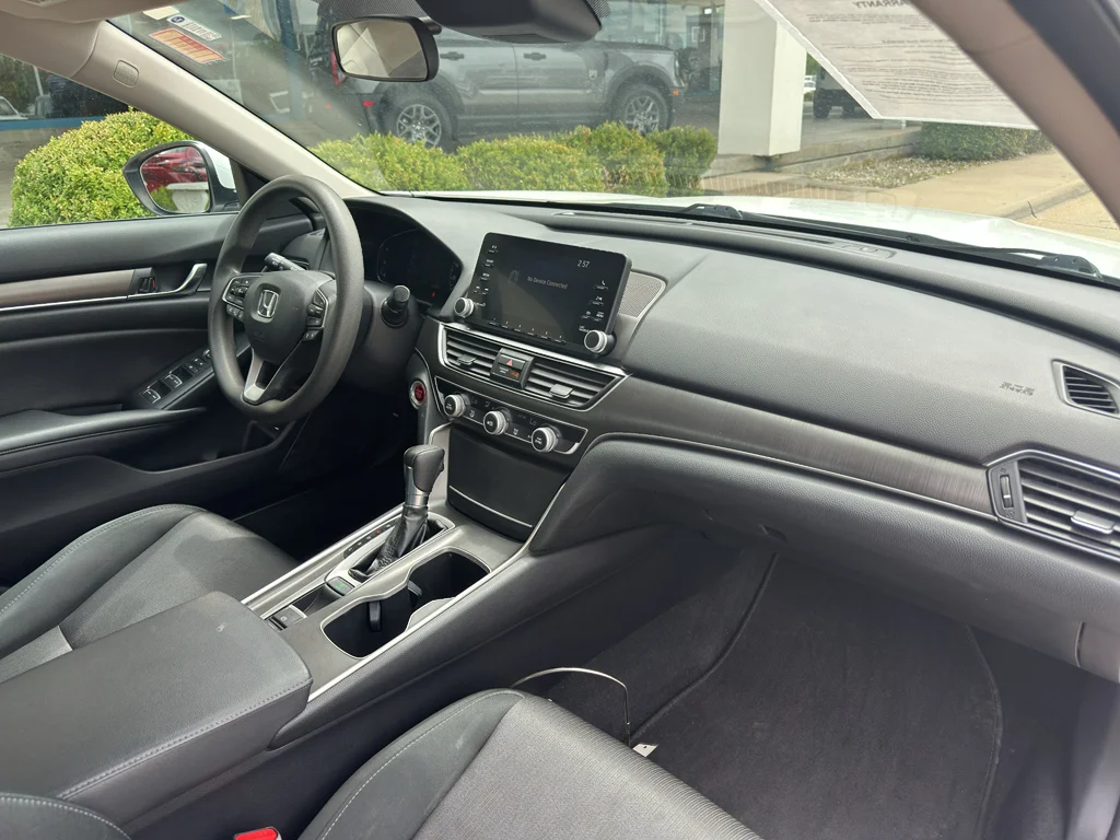 Used 2019 Platinum White Pearl Honda LX 1.5T image 28