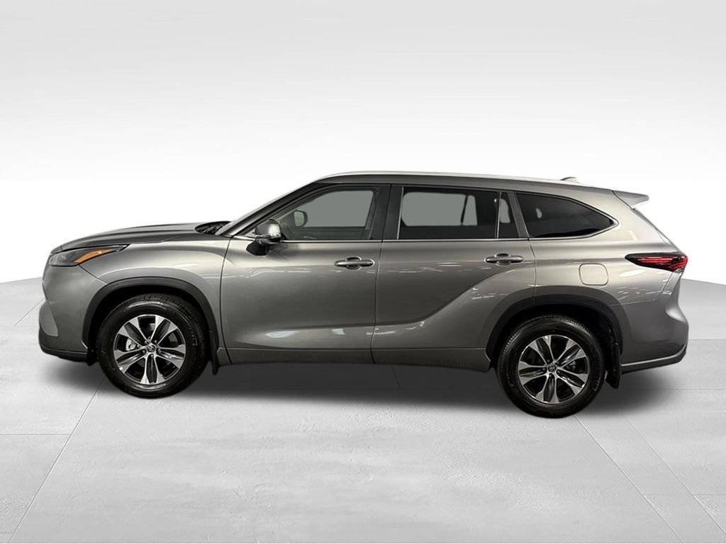 Used 2026 Heavy Metal Toyota XLE image 10