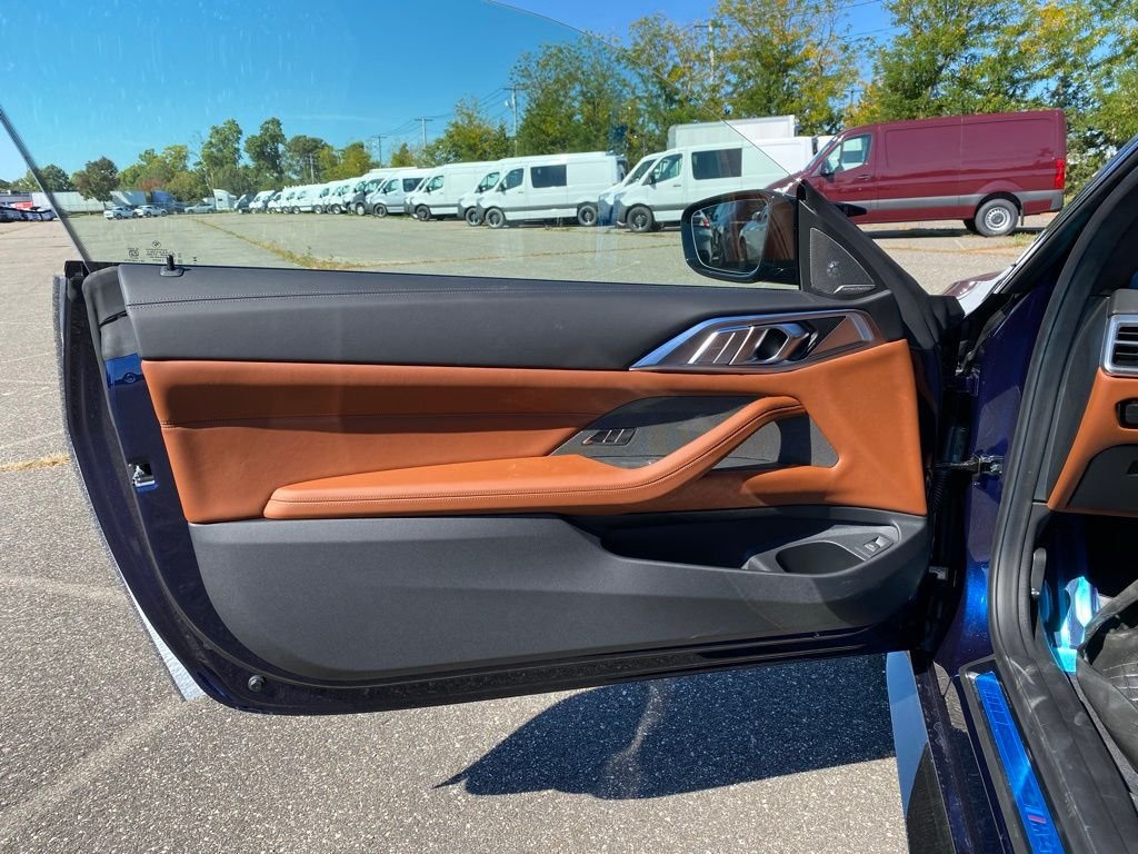 New 2026 Tanzanite Blue II Metallic BMW Competition image 11