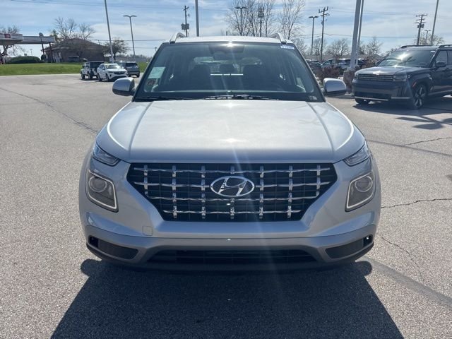 New 2026 Shimmering Silver Hyundai SEL image 5