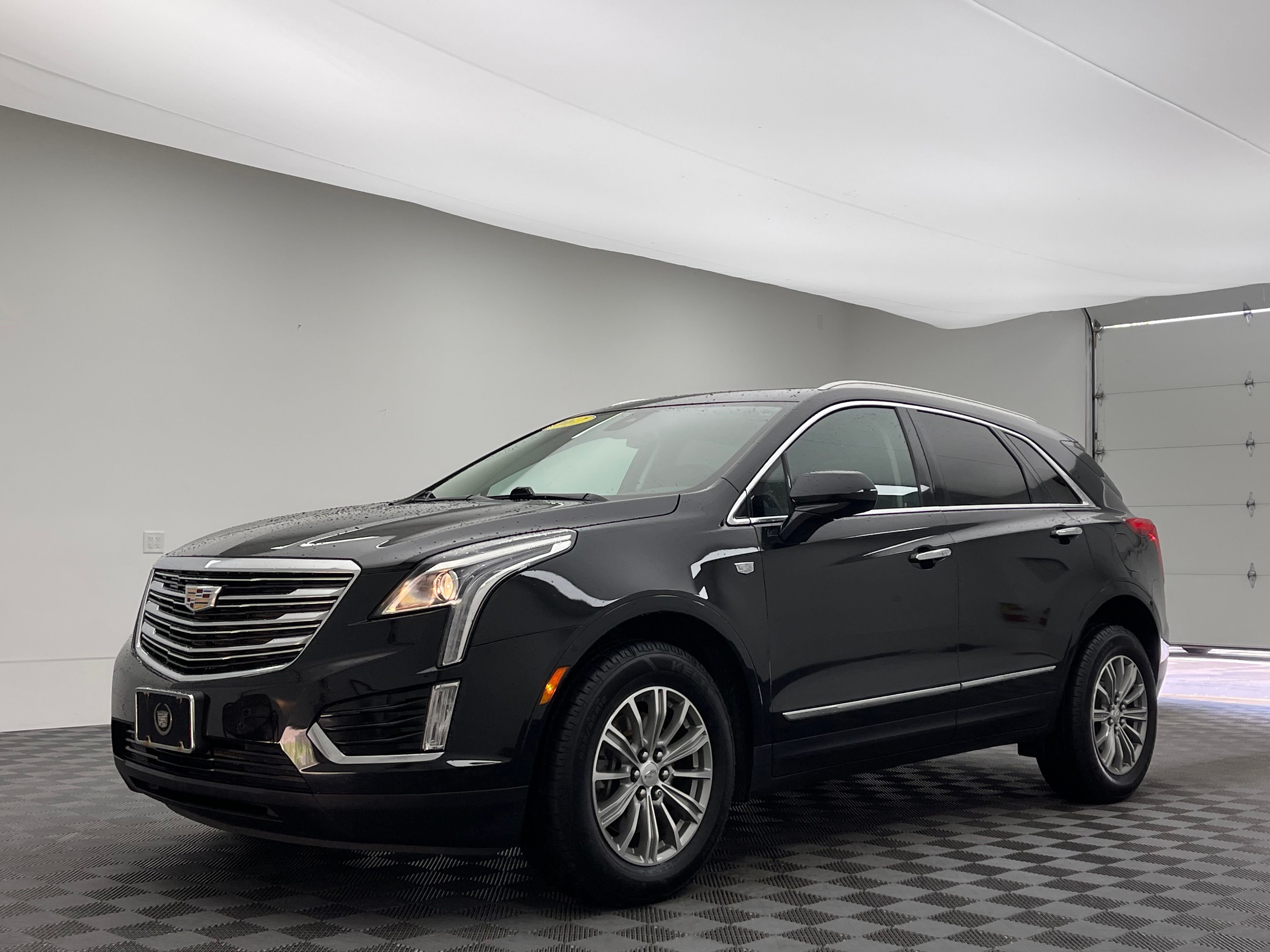 Used 2017 Cadillac XT5 Luxury with VIN 1GYKNDRS3HZ187788 for sale in Troy, OH