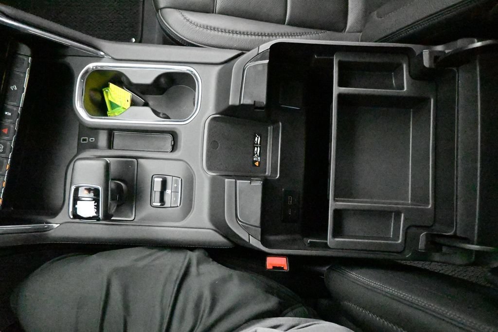 Used 2025 Onyx Black GMC Denali image 14