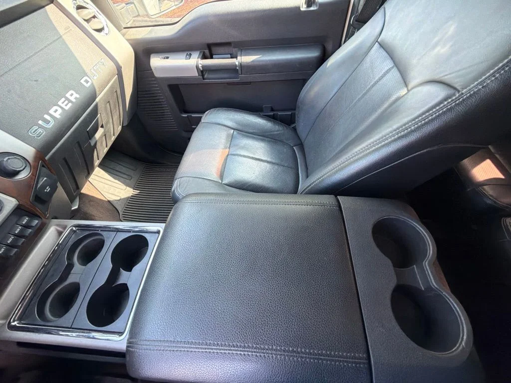 Used 2015 White Ford Lariat image 27