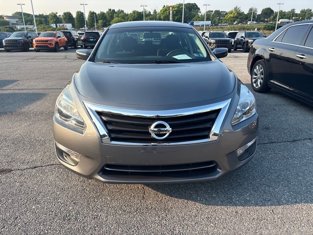 Used 2014 Gray Nissan 2.5 SV image 2