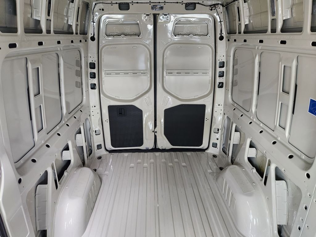 New 2026 Pebble Grey Mercedes-Benz CARGO image 18