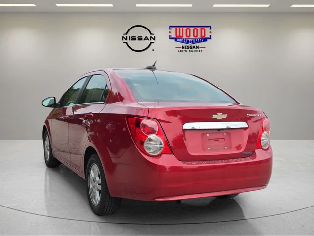 Used 2015 Crystal Red Tintcoat Chevrolet LT image 4