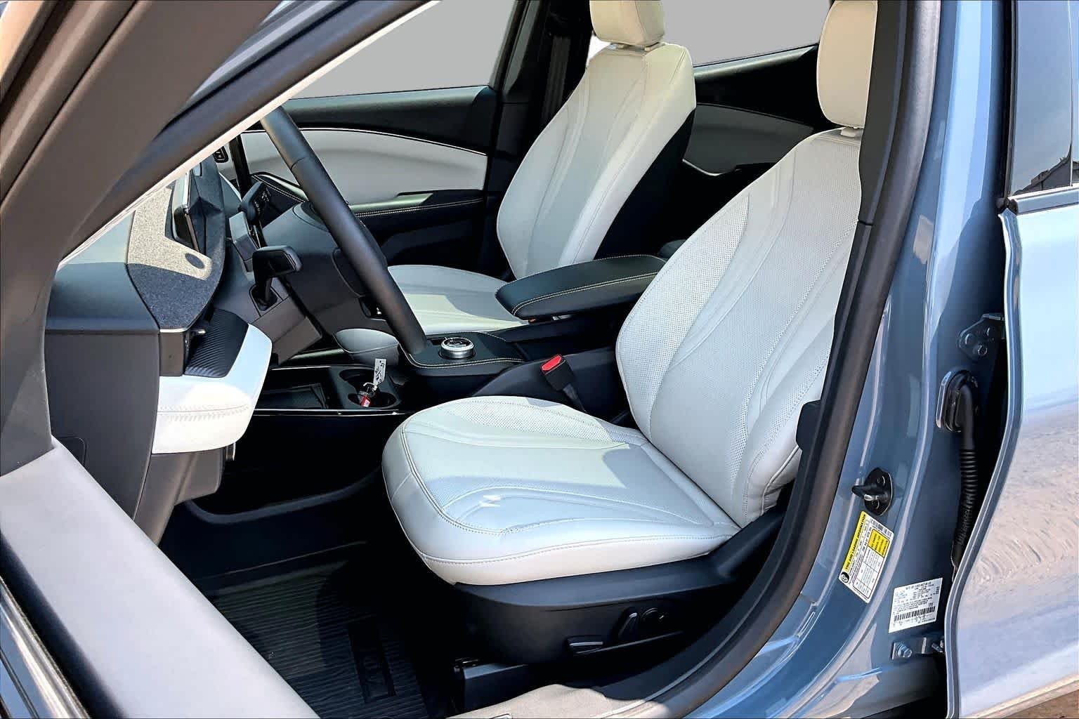 Certified Used 2023 Vapor Blue Metallic Ford Premium image 10