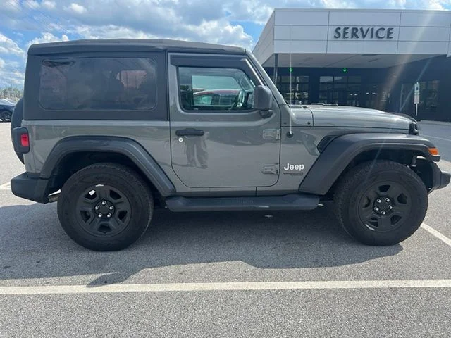 Used 2019 Gray Jeep Sport image 6