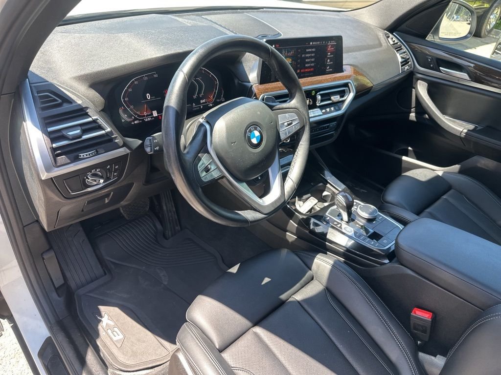 Used 2023 White BMW xDrive30i image 9
