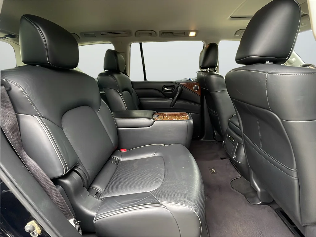 Used 2019 Black INFINITI LUXE image 25