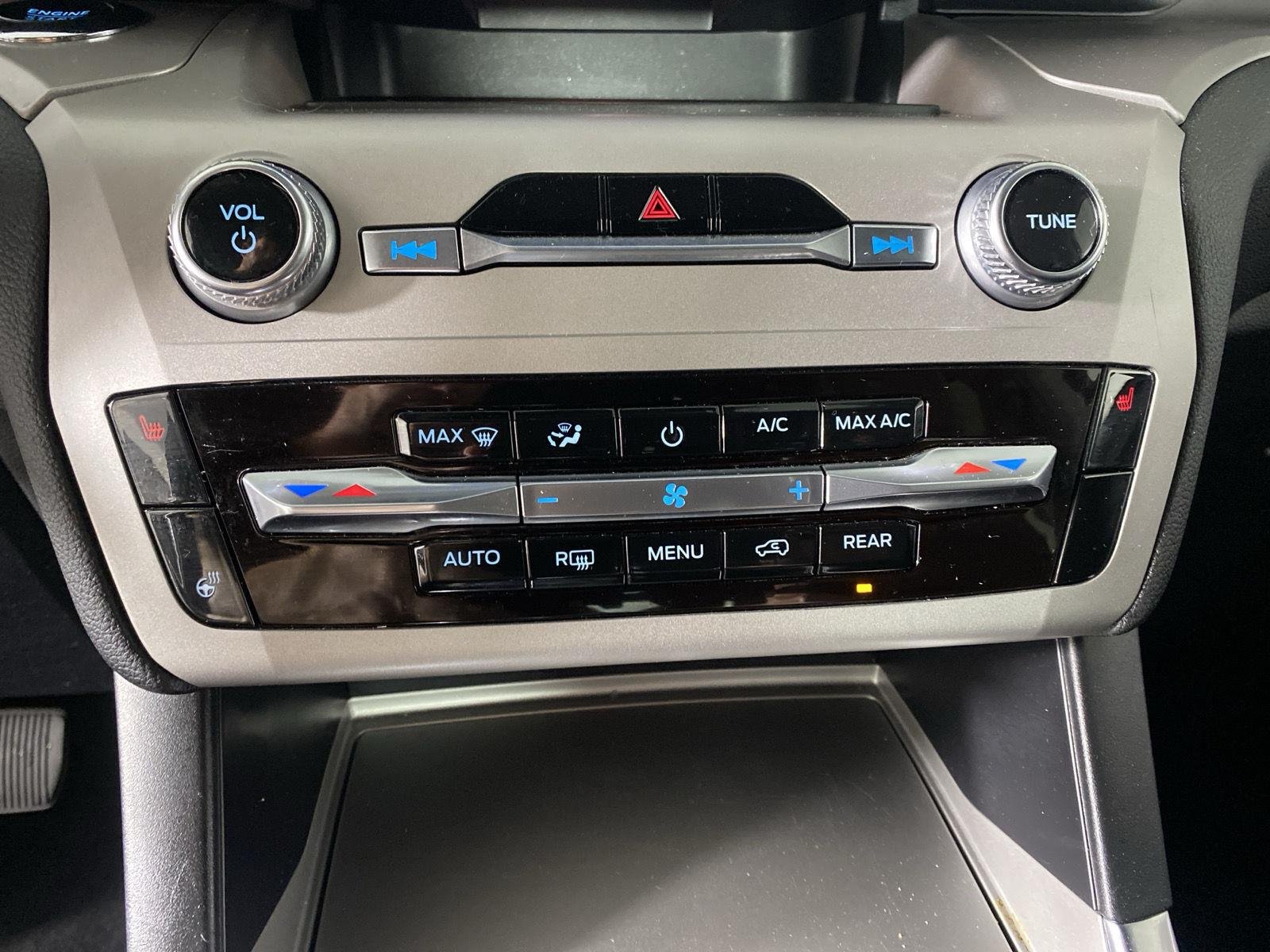 Used 2023 Agate Black Ford XLT image 21