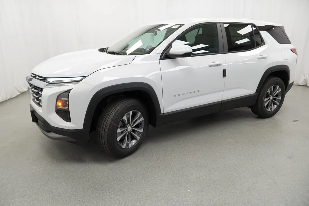 New 2027 Summit White Chevrolet LT image 3