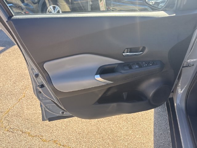 Used 2021 Gray Nissan SR image 12