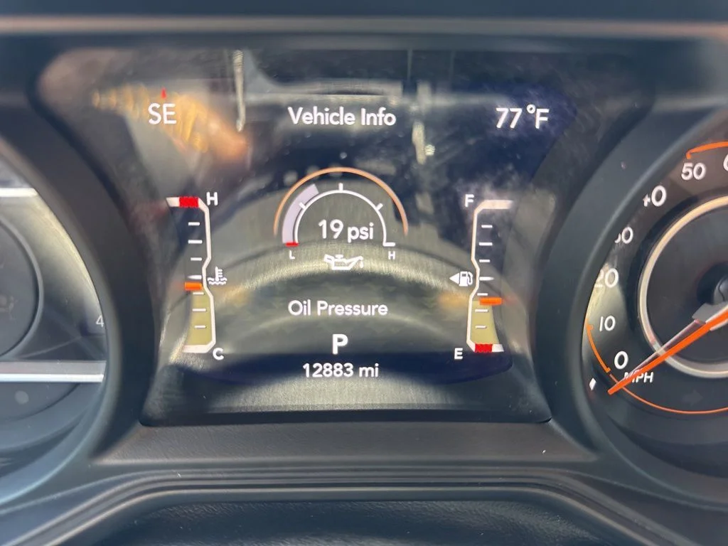 Used 2024 Gray Jeep Sahara image 23
