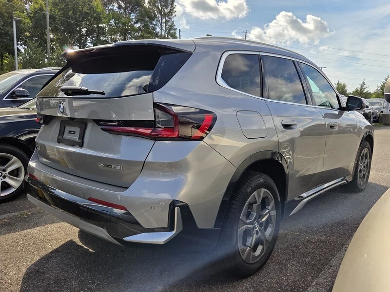 Used 2026 Space Silver Metallic BMW XDRIVE28I image 4