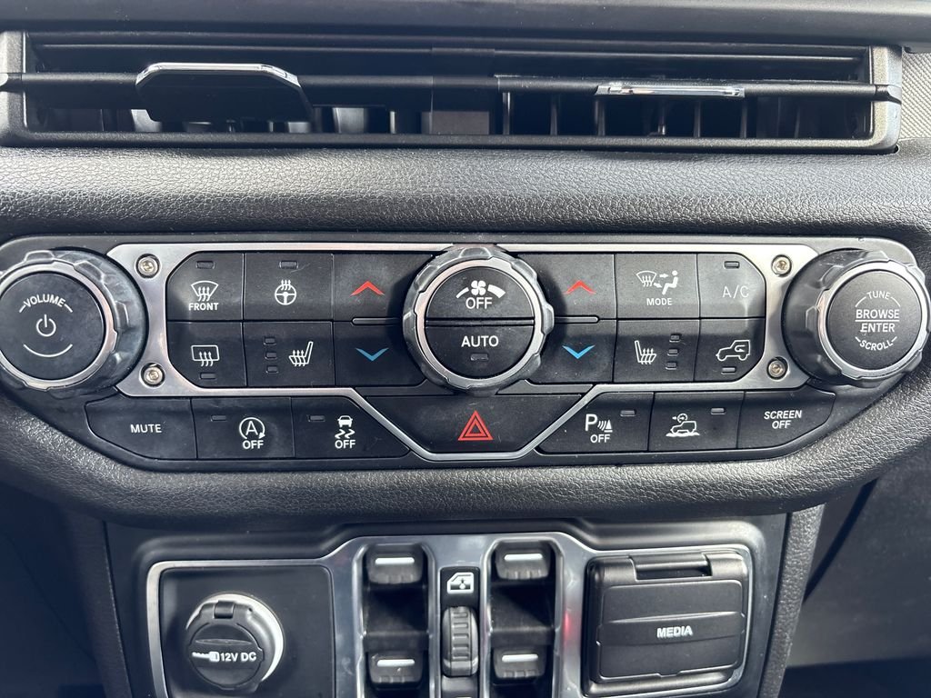 Used 2024 Blue Jeep Sport S image 33