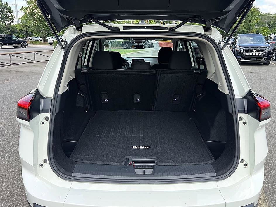 Used 2024 Glacier White Nissan S image 15