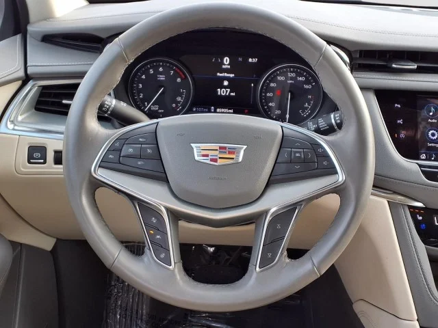 Used 2022 CRYSTAL WHITE TRICOAT Cadillac FWD Premium Luxury image 27
